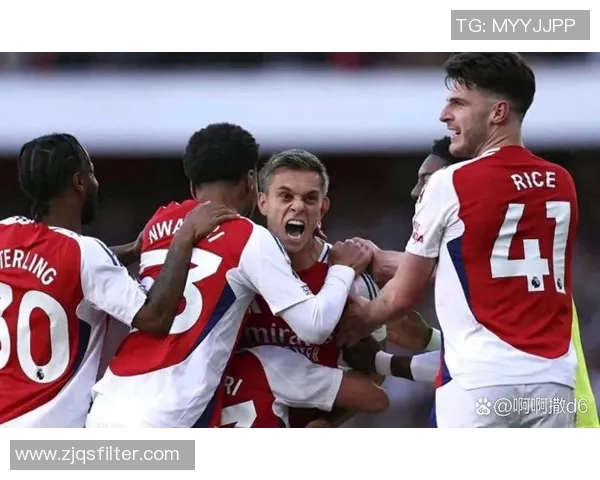 足球明星们在赛场之外的另一项激情运动跳水展现惊人魅力与挑战极限